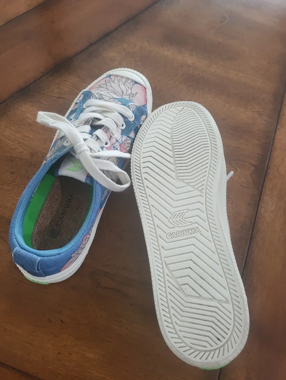 EUC . Worn Once. Cariuma Boston Museum Fine Arts Collaboration.